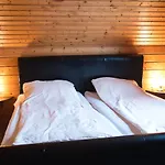 Doppelhaushaelfte In Holiday home